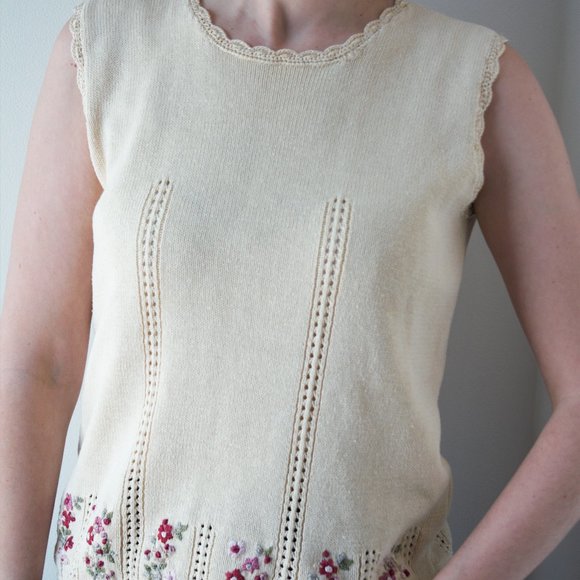 Vintage Women embroidered top - Picture 1 of 4